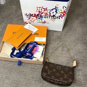 Louis Vuitton Mini Pochette Accessoires